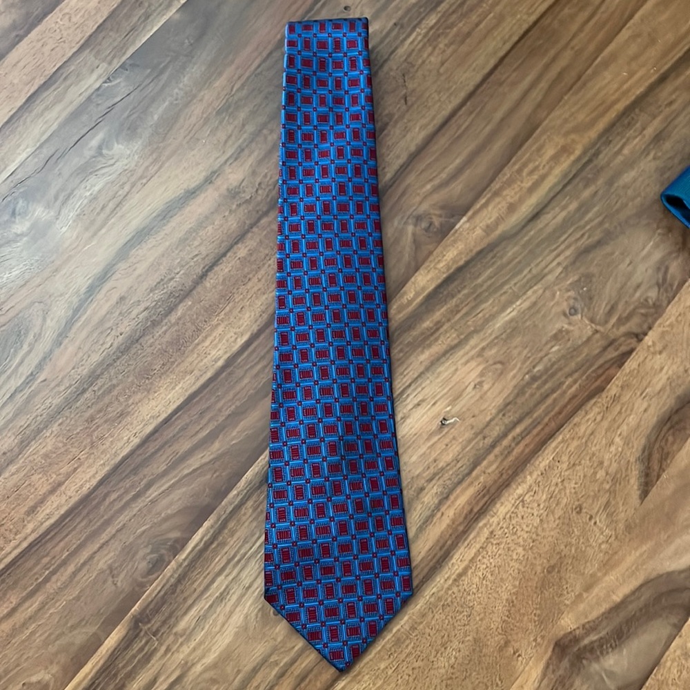 Thomas Pink Tie with Blue and Red Detail